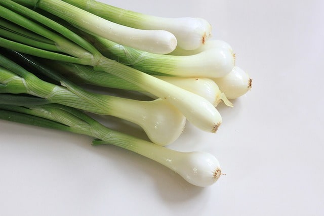 How many green onions are in a bunch?